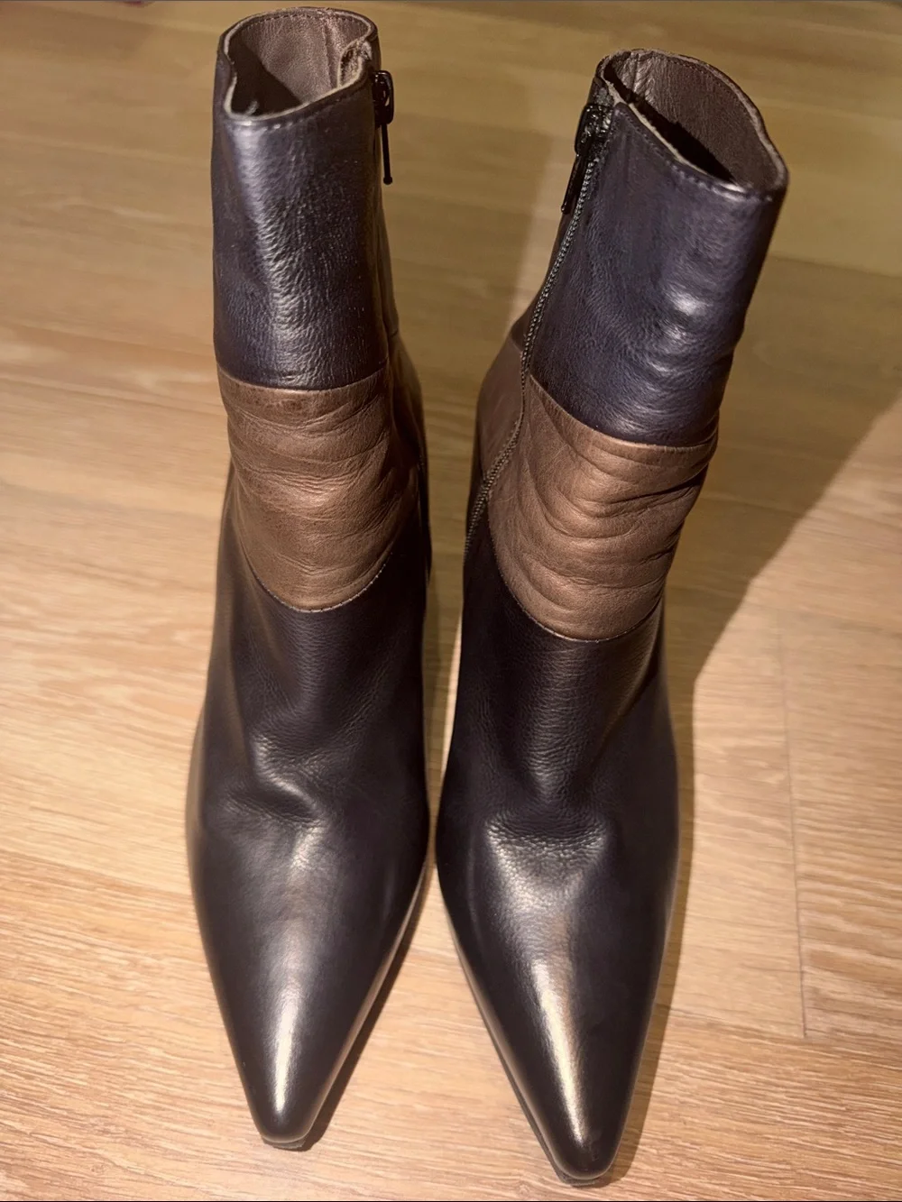 Vic Matie sleek black